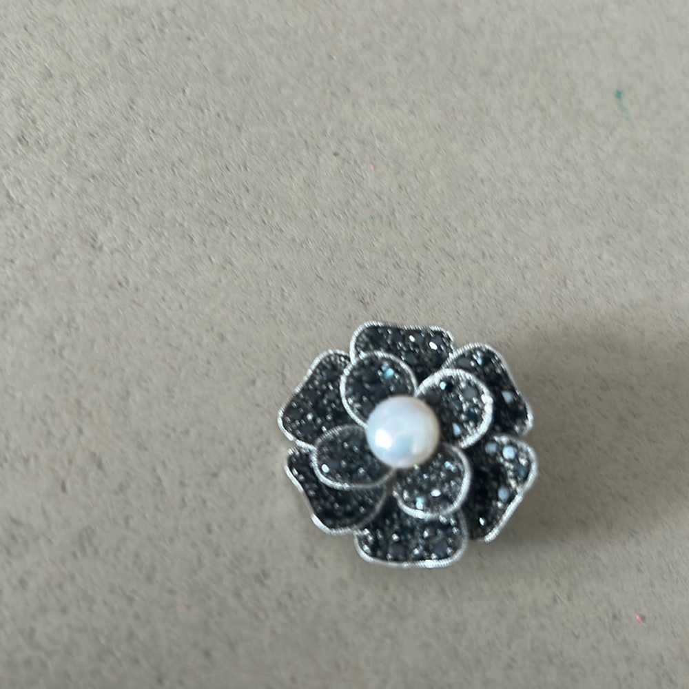 Pretty black rhinestone flower lapel pin brooch